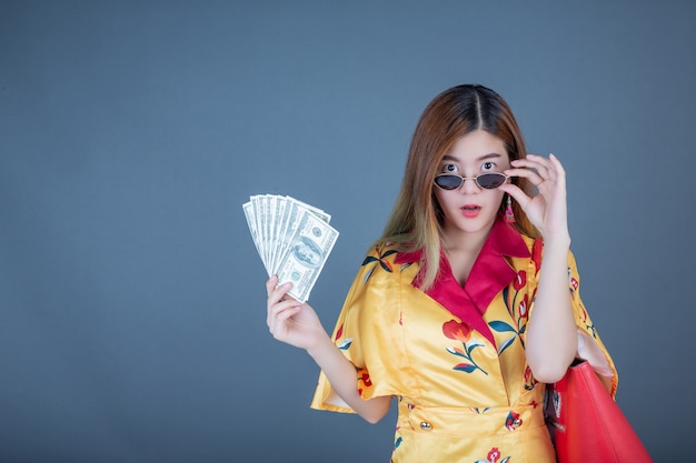 深入解析香港六合彩特码资料：打造您的中奖策略